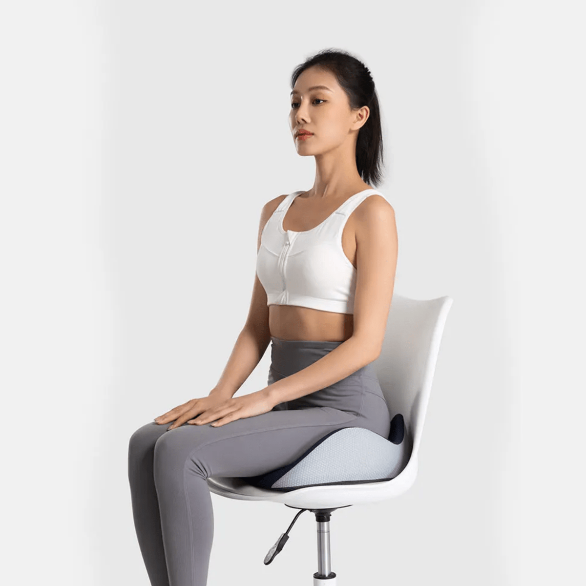 Ergonomisch zit kussen voor zitten met een rechte rug en houding op kantoor of stoel goede zit houding